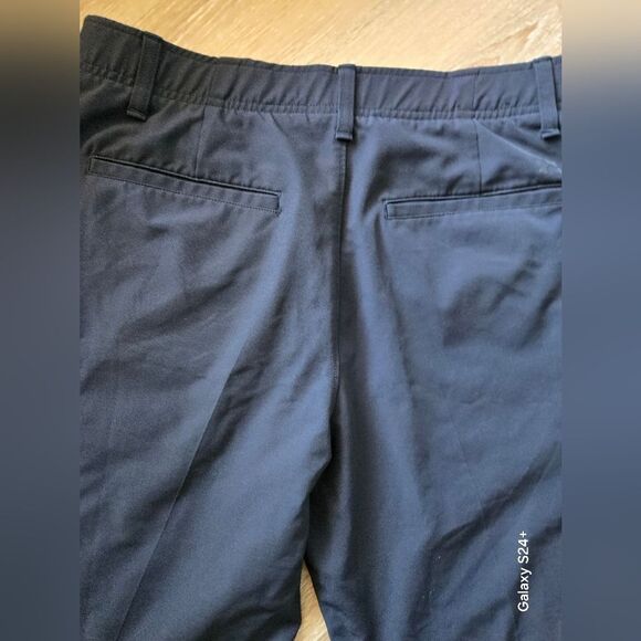 Under Armour Men's Black Athletic Shorts - Picture 7 of 7